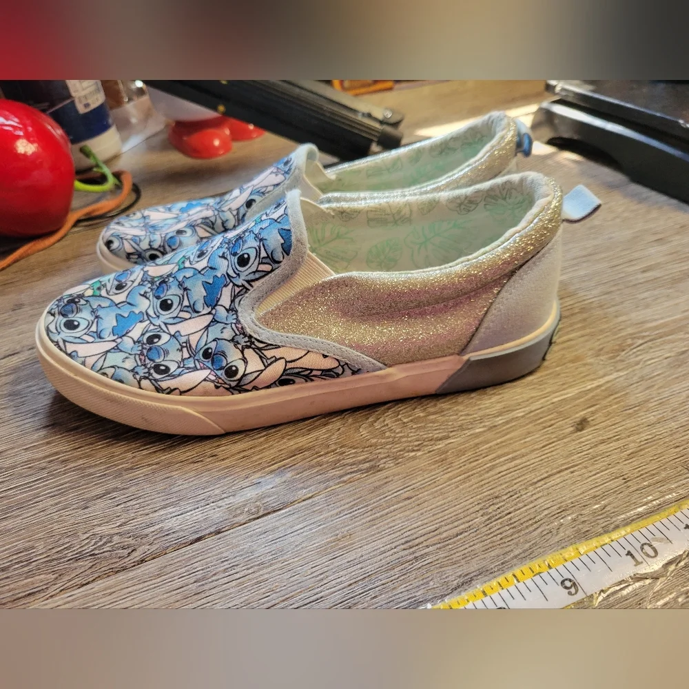 Disney Lilo & Stitch Girls Canvas‎ Slip On Shoe Size 5